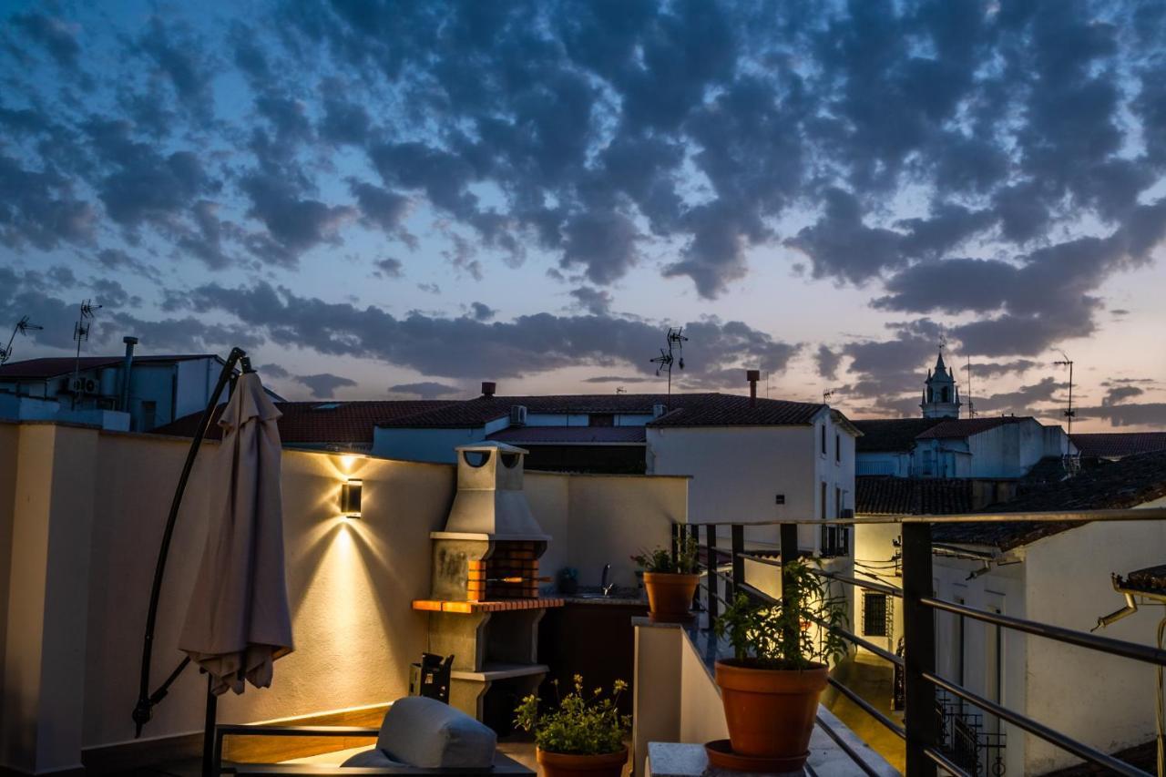 Apartamentos Turísticos El Altozano Fuentes de León Exterior foto